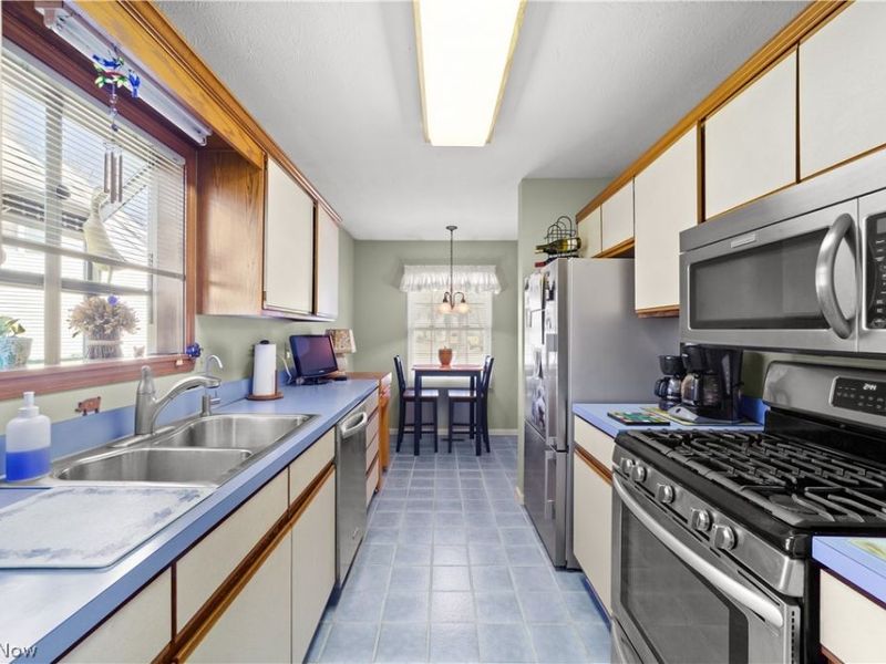 5800 Ridgeview Lane, Willoughby, OH 44094 Photo 14