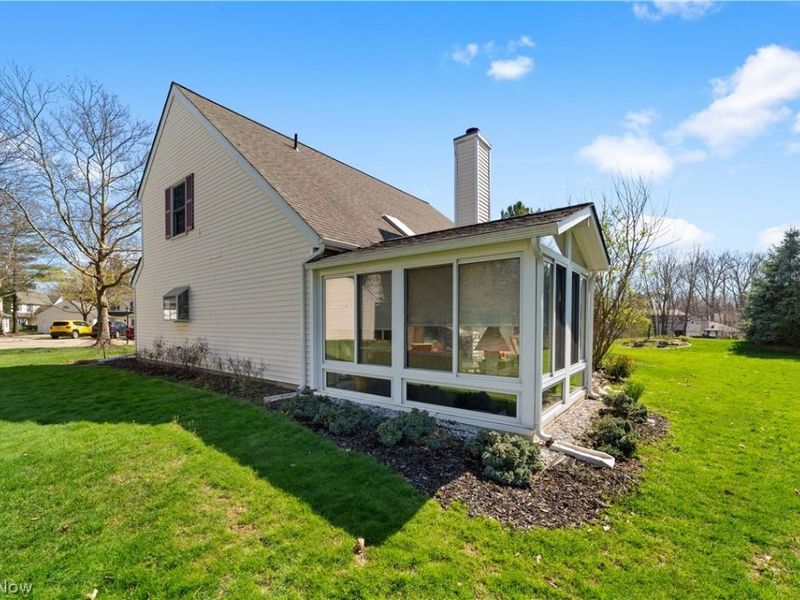 5800 Ridgeview Lane, Willoughby, OH 44094 Photo 3