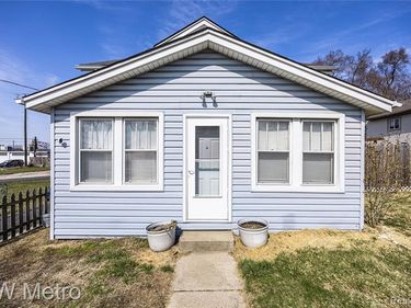 635 Lounsbury Avenue , Pontiac, MI 48340