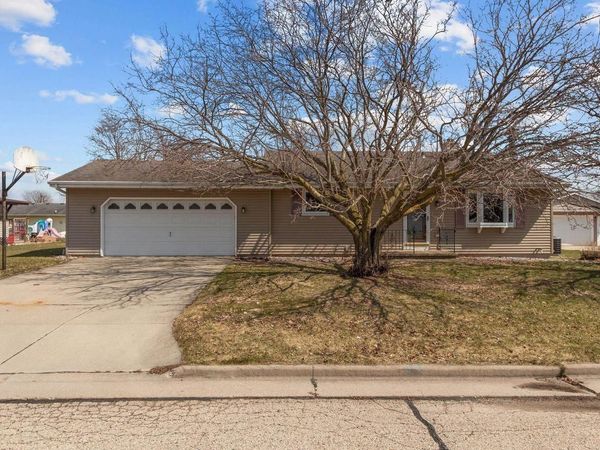 1342 INVERNESS LANE, Neenah, WI 54956