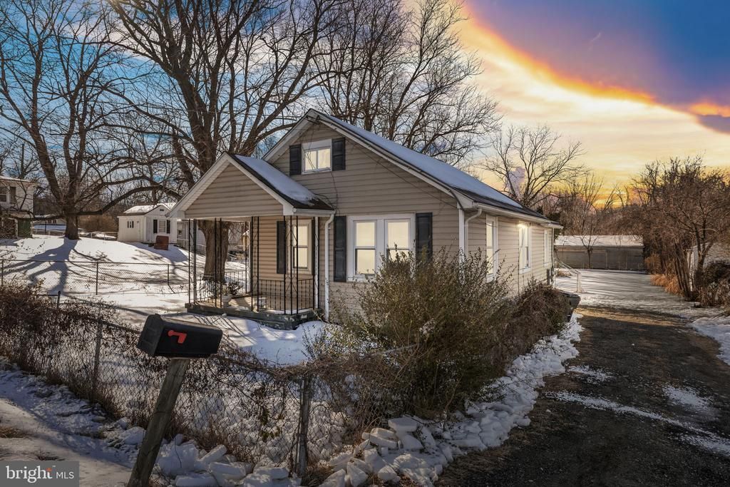 9 Kelley Road , Fredericksburg, VA 22405 Main Photo