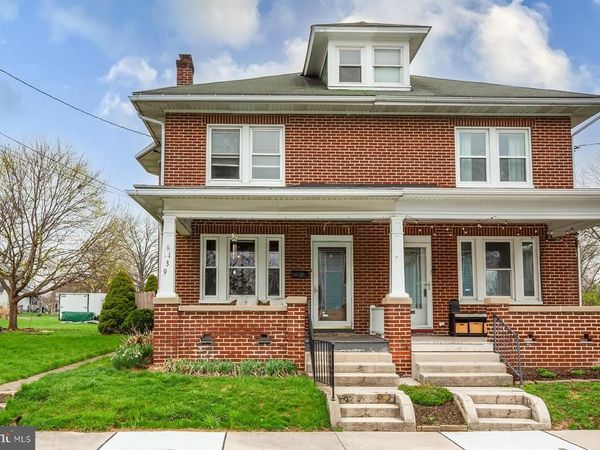 139 N HANOVER STREET, ELIZABETHTOWN, PA 17022