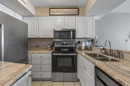 9400 Shore Dr. photo 4