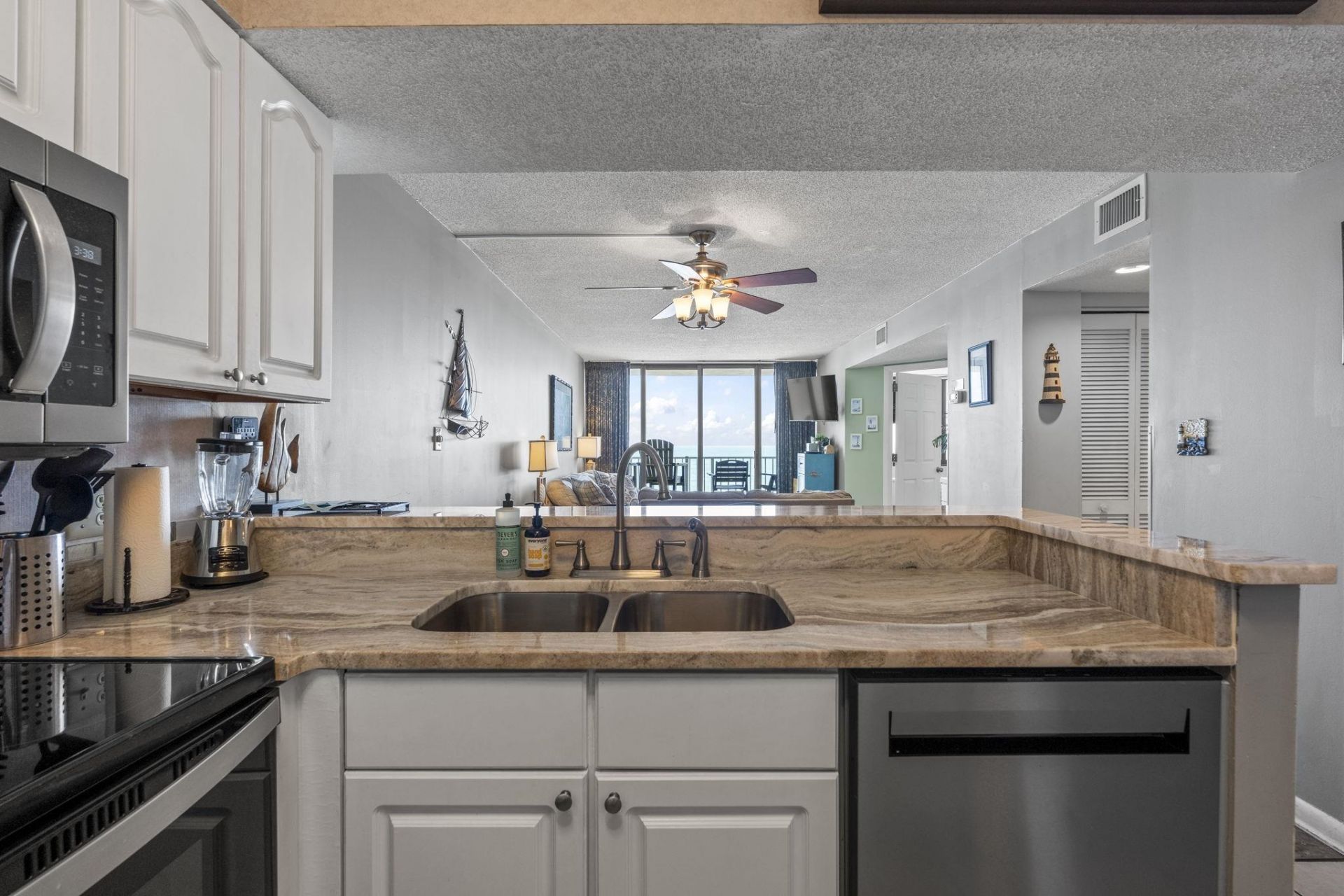 9400 Shore Dr. Photo 6