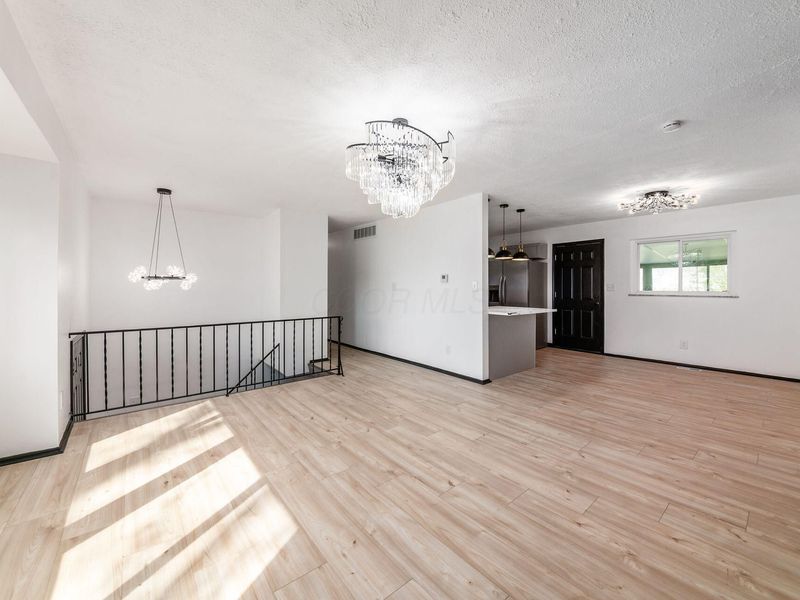 5548 Roche Drive, Columbus, OH 43229 Photo 10