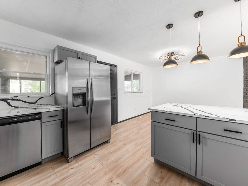 5548 Roche Drive, Columbus, OH 43229 Photo 18