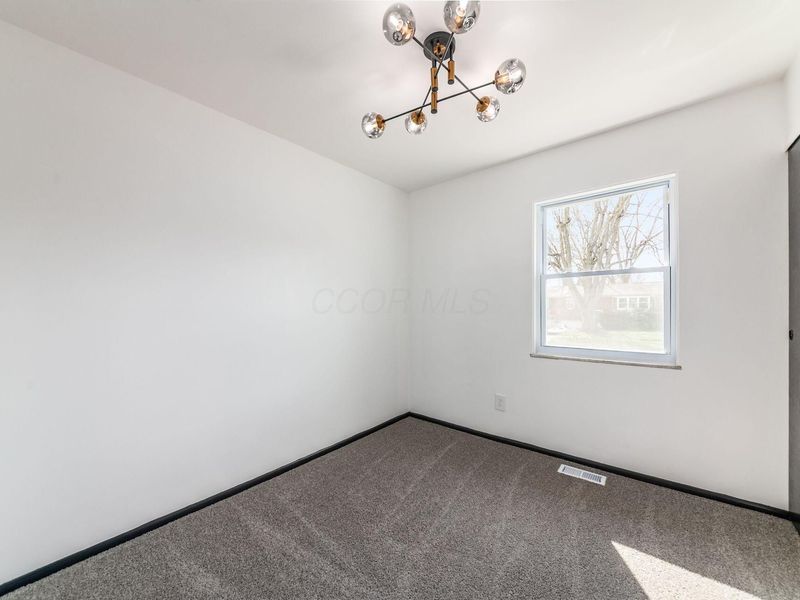 5548 Roche Drive, Columbus, OH 43229 Photo 23