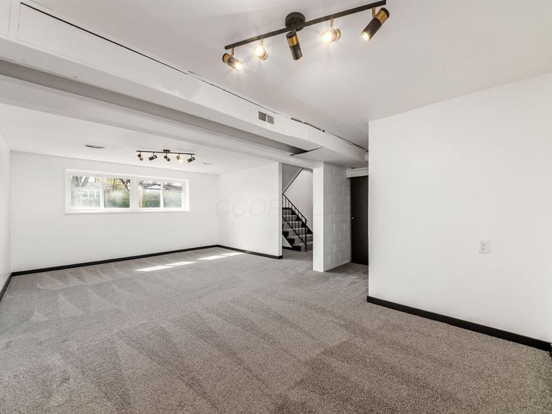 5548 Roche Drive, Columbus, OH 43229 Photo 39