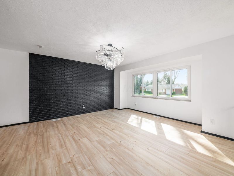 5548 Roche Drive, Columbus, OH 43229 Photo 8