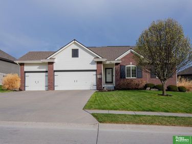 9416 S 69th Street, Papillion, NE 68133