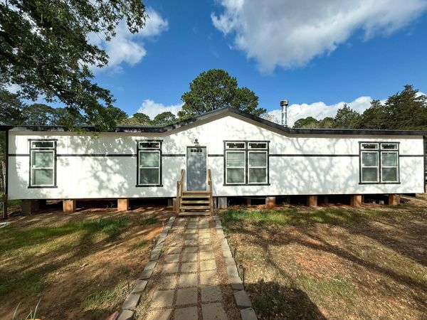 394 Kellar RD, Smithville, TX 78957