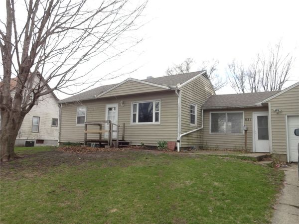 831 Western Avenue , Marengo, IA 52301