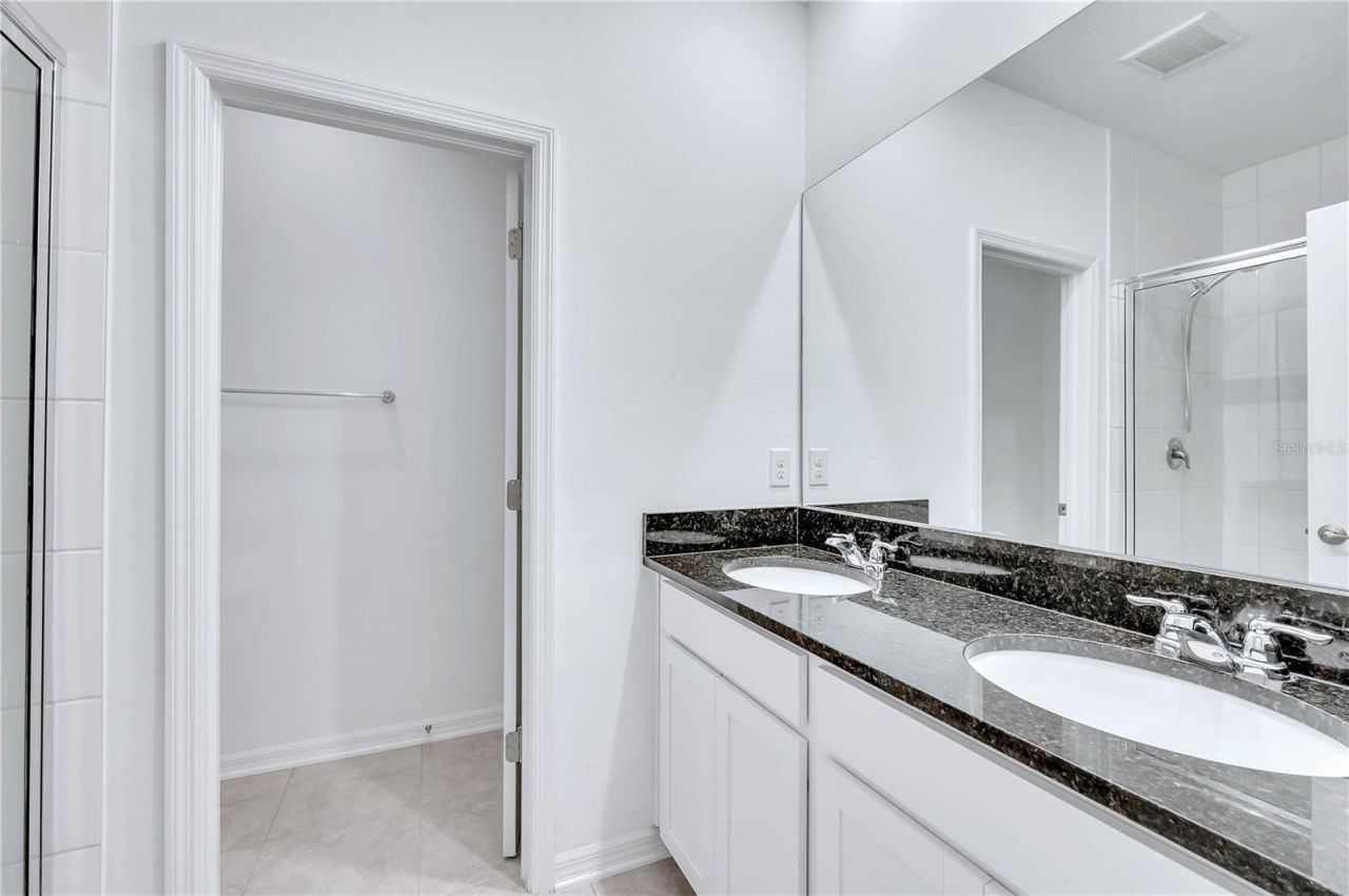 11532 Woodleaf Drive , Lakewood Ranch, FL 34211 Photo