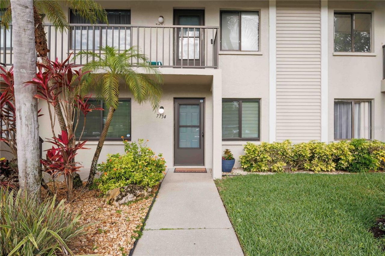 7754 Eagle Creek Drive, Unit 7512, Sarasota, FL 34243 Photo