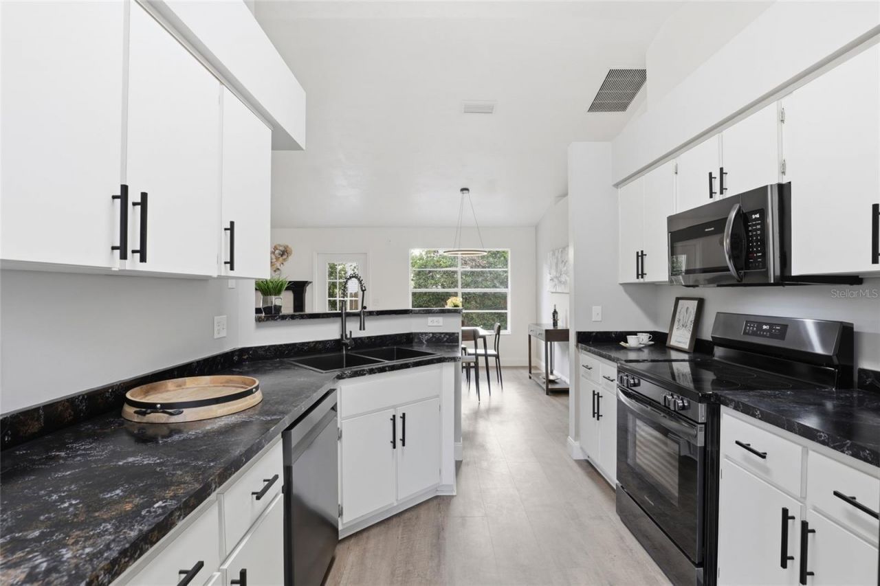 6110 NW 38th Terrace , Gainesville, FL 32653 Photo