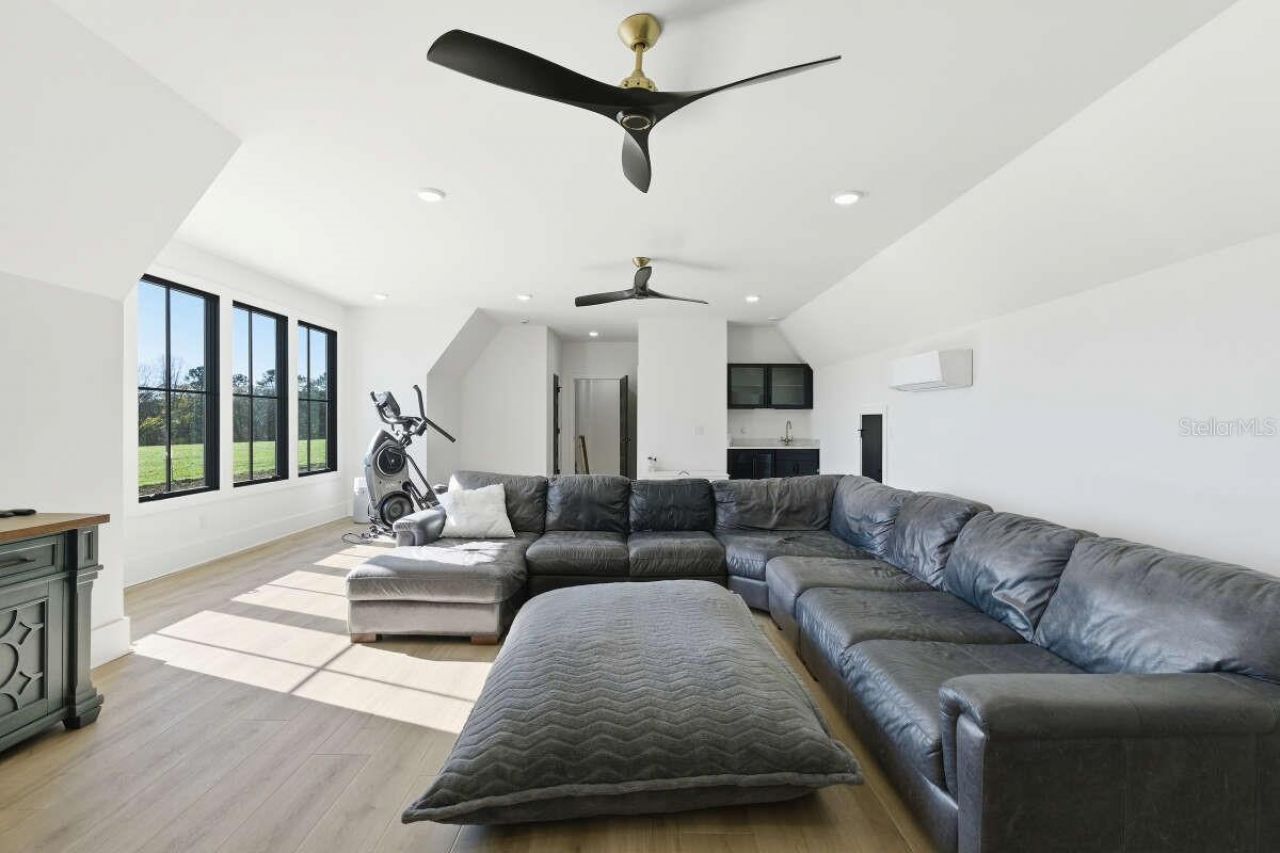 4302 Royal Sky Court, Brooksville, FL 34602 Photo