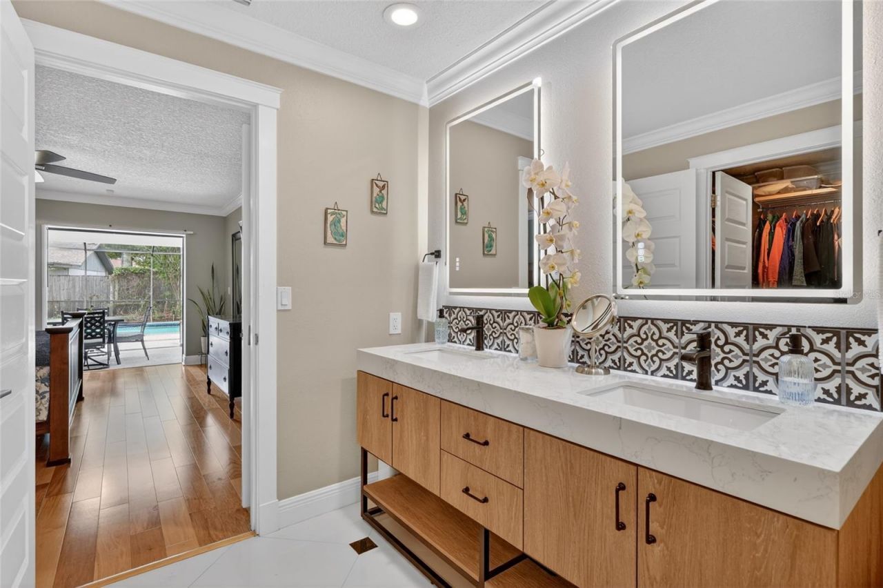 14013 Shady Shores Drive, Tampa, FL 33613 Photo