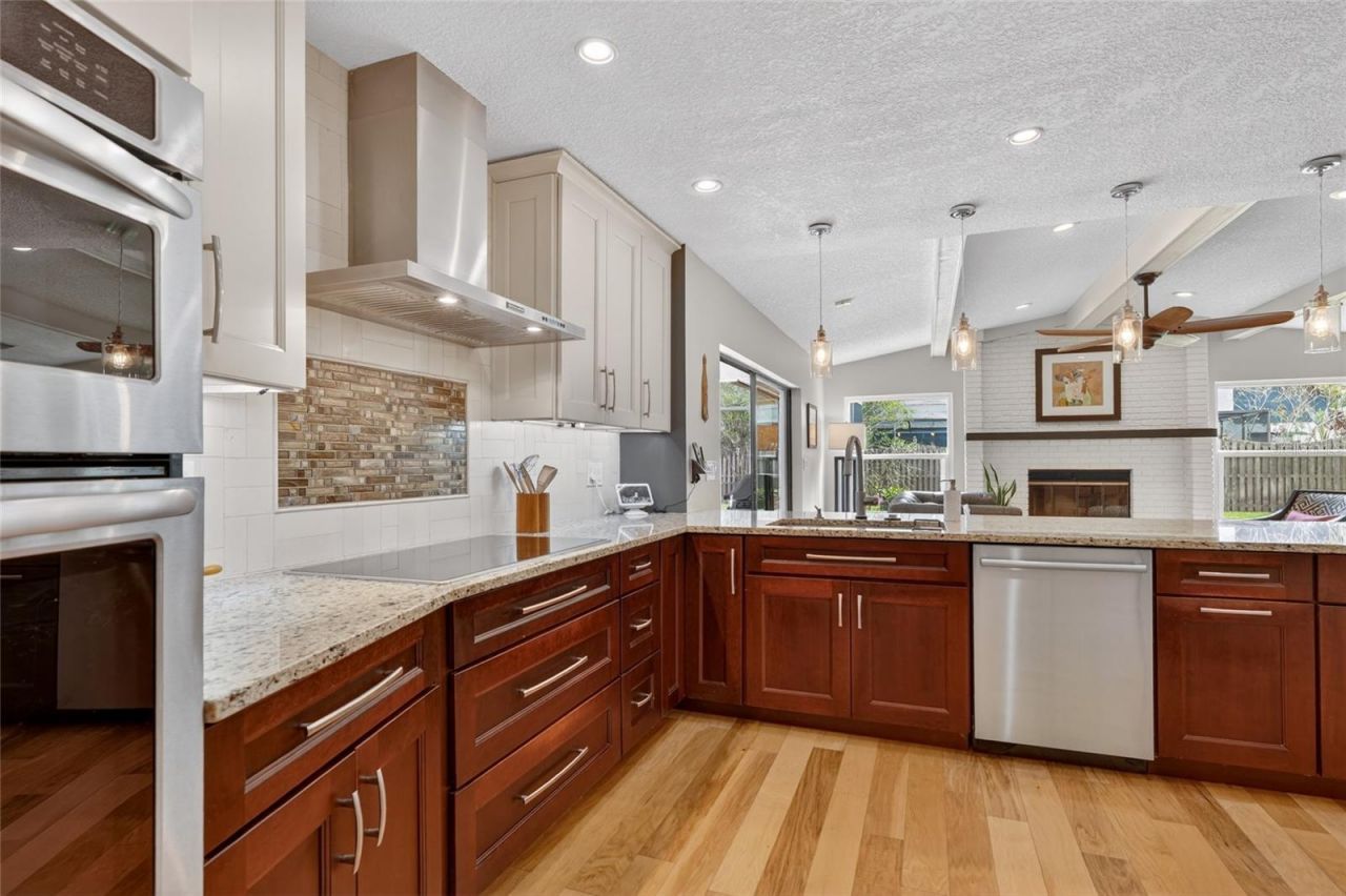 14013 Shady Shores Drive, Tampa, FL 33613 Photo