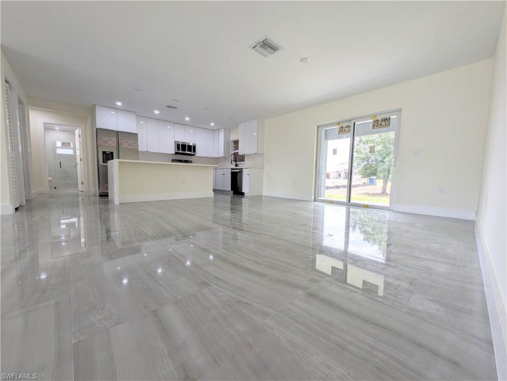 798 Bell Blvd S, Lehigh Acres, FL 33974 Photo