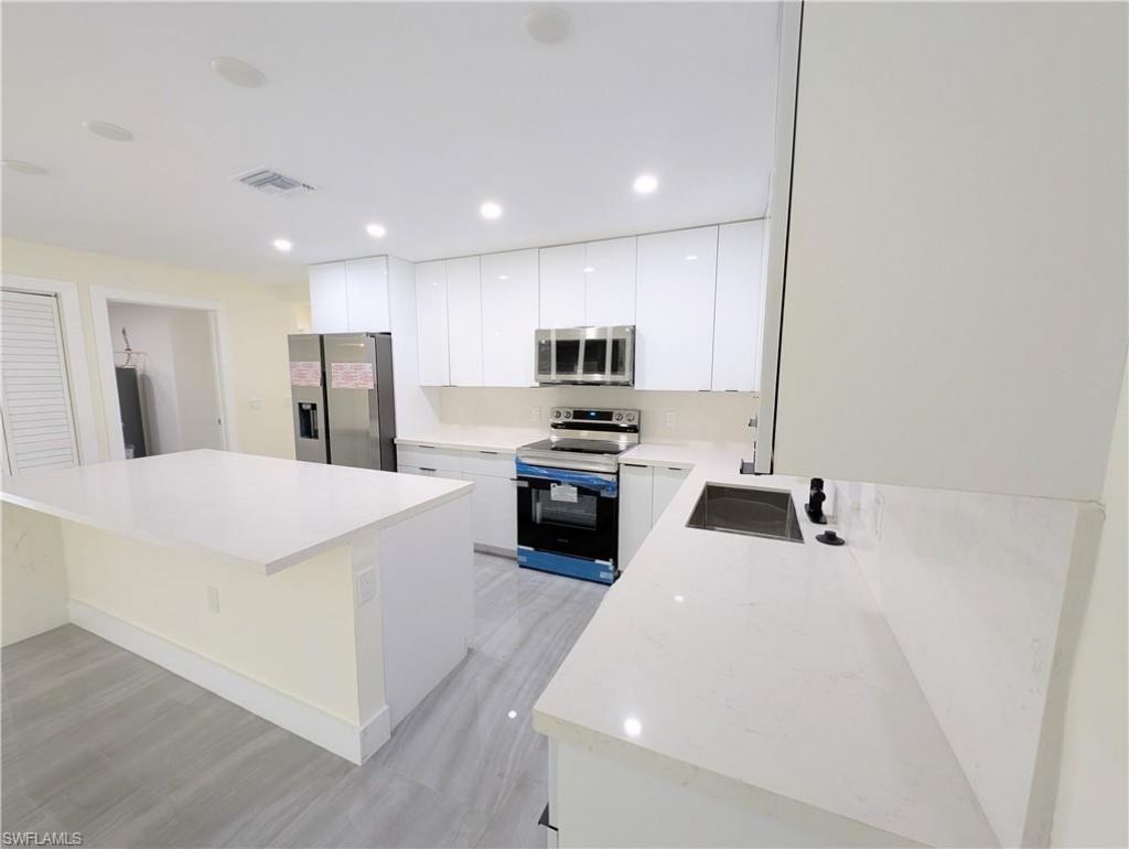 798 Bell Blvd S, Lehigh Acres, FL 33974 Photo
