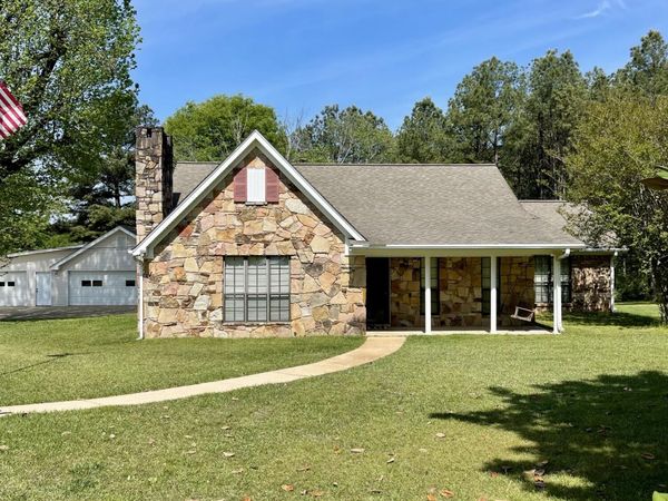 1662 Dale, Caledonia, MS 39740