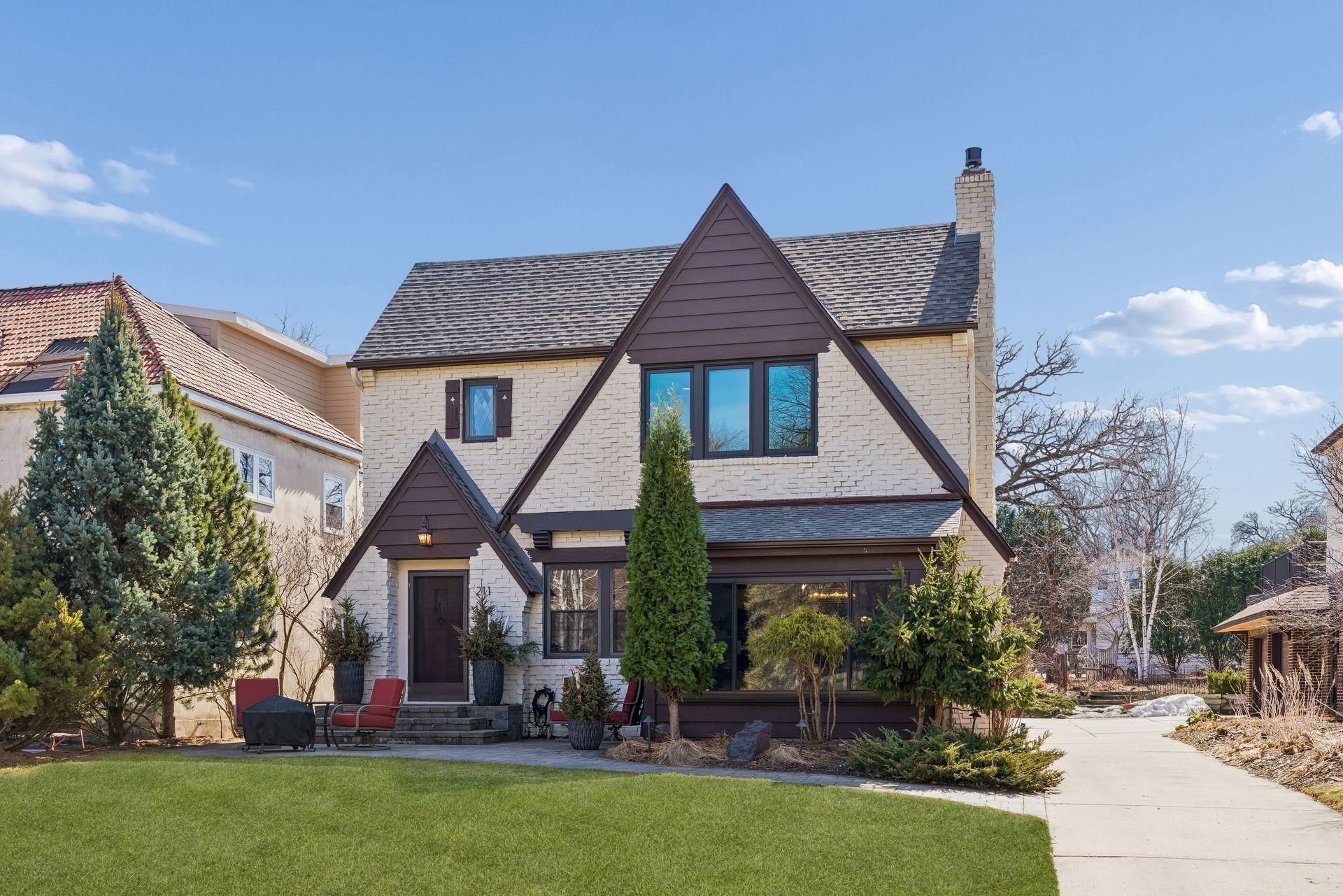 211 W Minnehaha Parkway, Minneapolis, MN 55419