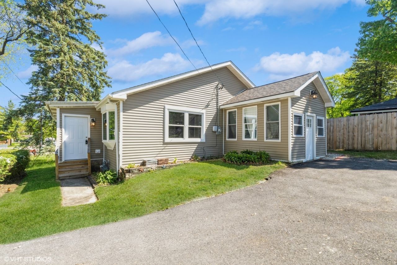 35611 N Grove Avenue , Ingleside, IL 60041