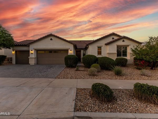 18940 W MERCER Lane, Surprise, AZ 85388