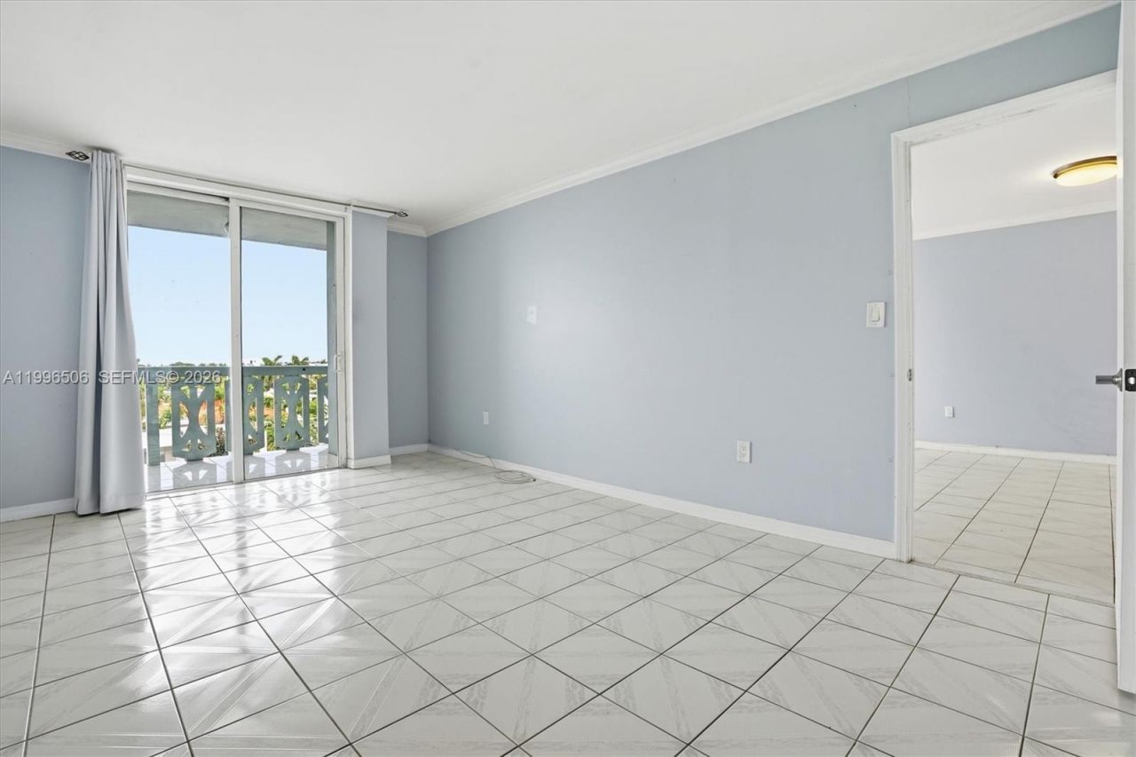 8233 Harding Ave, Unit 504, Miami Beach, FL 33141 Photo