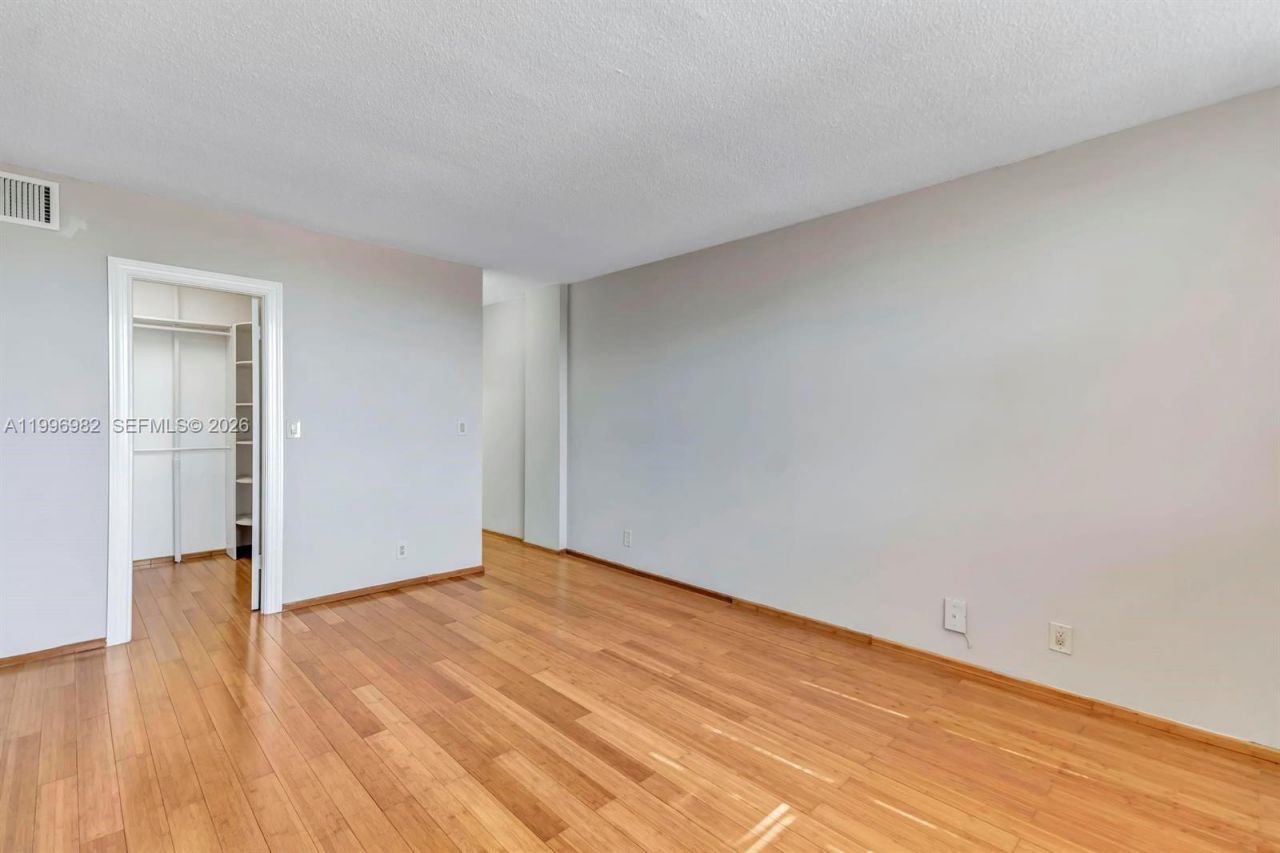 3199 S Ocean Dr, Unit 406, Hallandale Beach, FL 33009 Photo