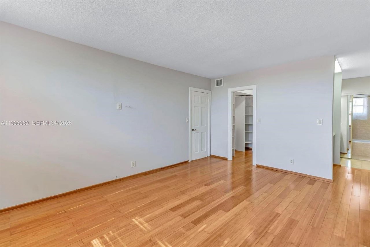 3199 S Ocean Dr, Unit 406, Hallandale Beach, FL 33009 Photo