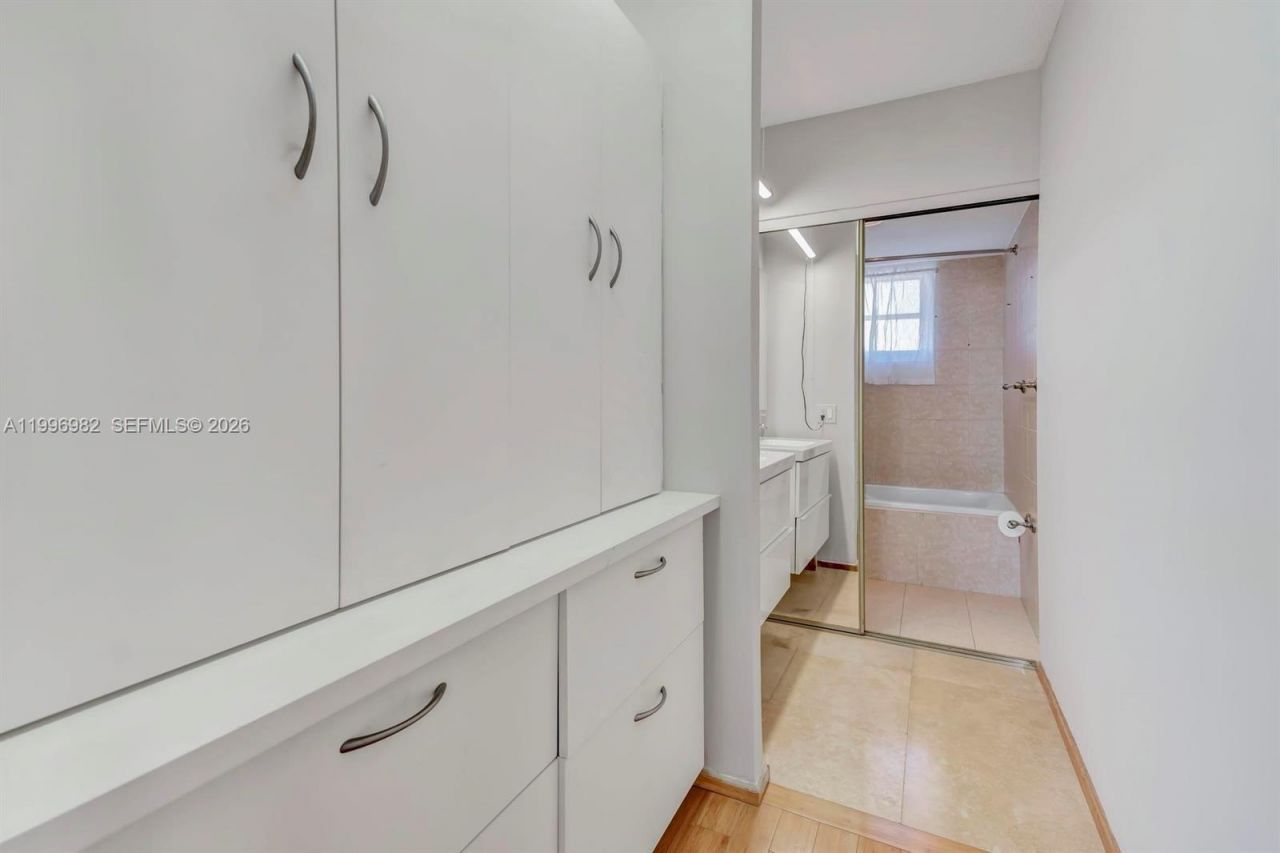 3199 S Ocean Dr, Unit 406, Hallandale Beach, FL 33009 Photo