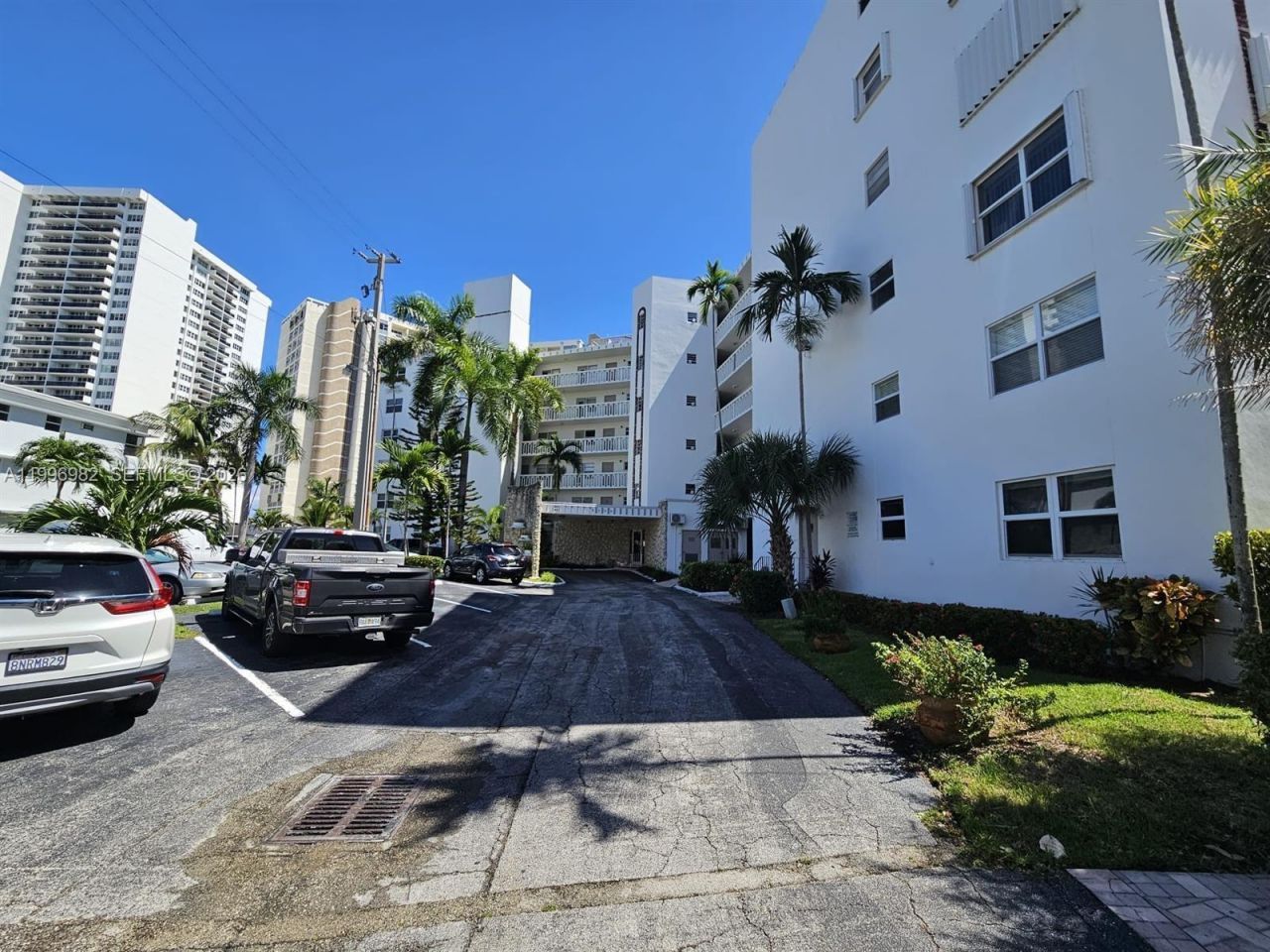 3199 S Ocean Dr, Unit 406, Hallandale Beach, FL 33009 Photo