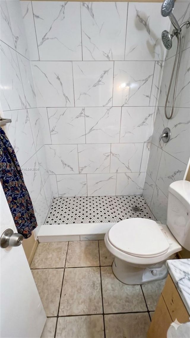 1129 Lake Victoria Dr, Unit F, West Palm Beach, FL 33411 Photo