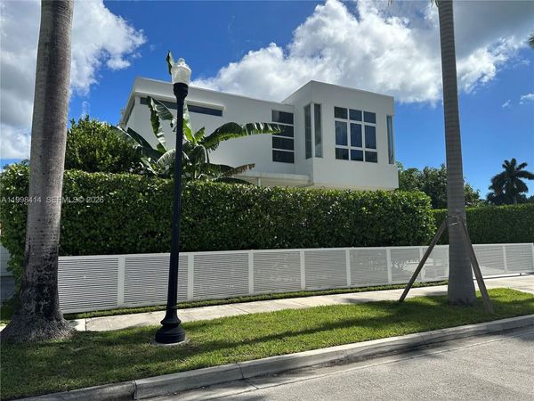 949 Tyler St , Hollywood, FL 33019