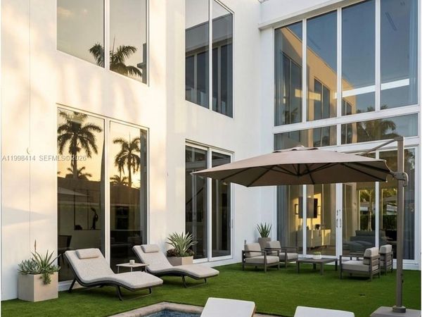 949 Tyler St, Hollywood, FL 33019