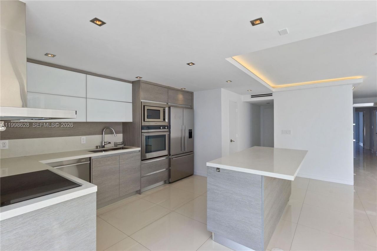 881 Ocean Dr, Unit 18F, Key Biscayne, FL 33149 Photo