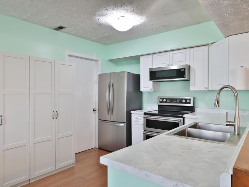 6998 Wind River Drive, Reynoldsburg, OH 43068 Photo 11