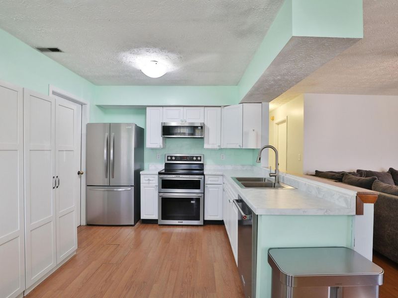 6998 Wind River Drive, Reynoldsburg, OH 43068 Photo 12