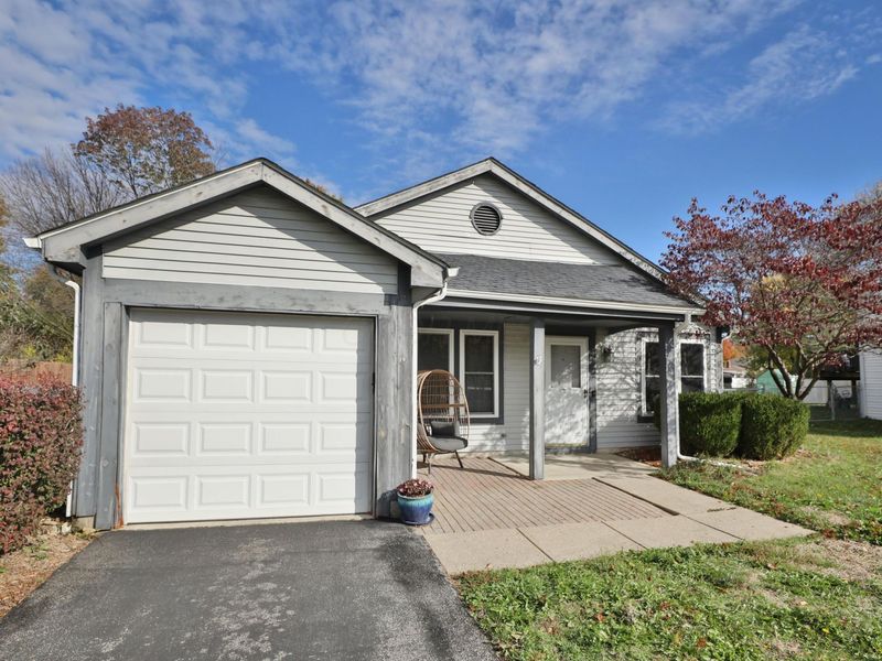 6998 Wind River Drive, Reynoldsburg, OH 43068 Photo 3