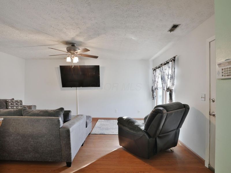 6998 Wind River Drive, Reynoldsburg, OH 43068 Photo 5