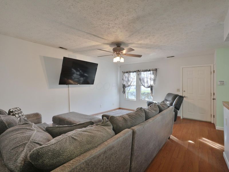 6998 Wind River Drive, Reynoldsburg, OH 43068 Photo 6