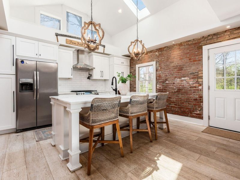 8058 Flint Road , Columbus, OH 43235 Photo 2