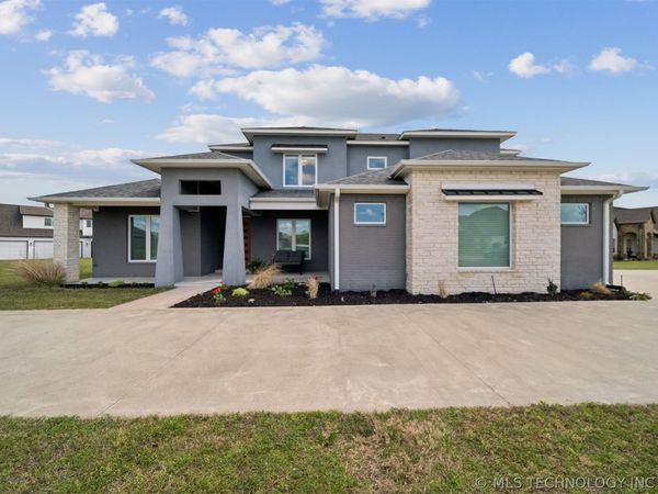 17243 S 21st East Avenue , Mounds, OK 74047