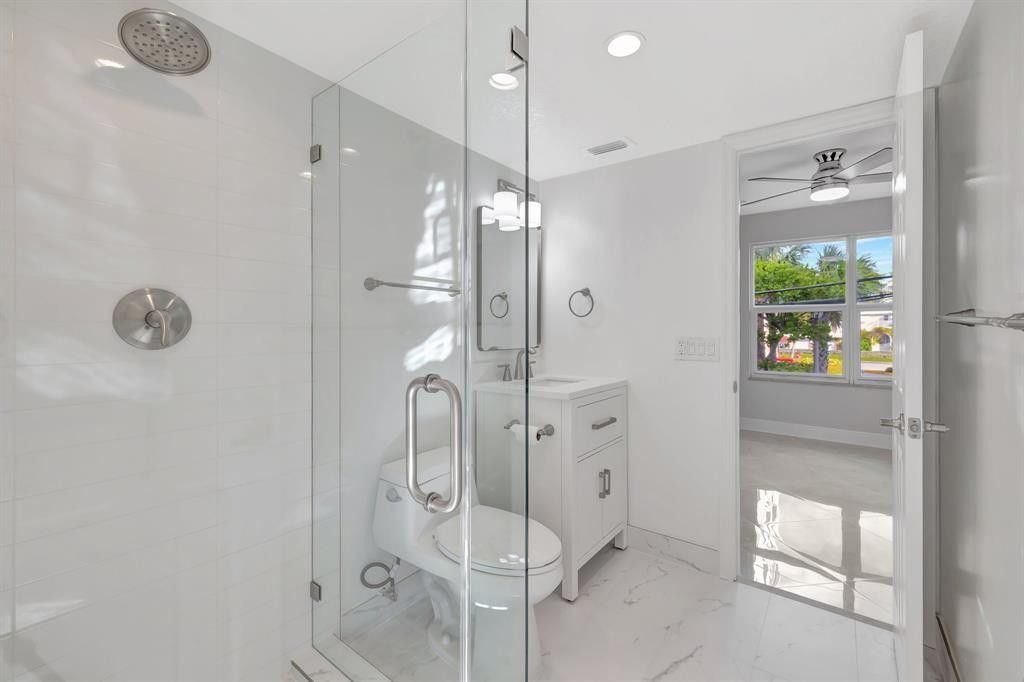 2400 NE 33rd Avenue, Unit 212, Fort Lauderdale, FL 33305 Photo