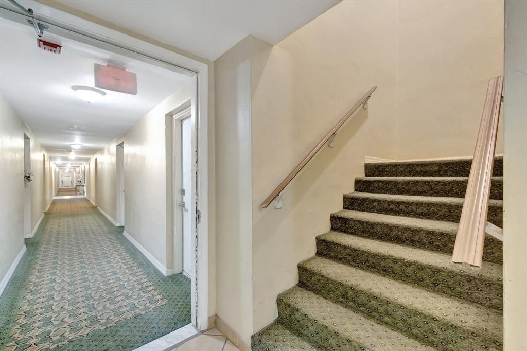 2400 NE 33rd Avenue, Unit 212, Fort Lauderdale, FL 33305 Photo