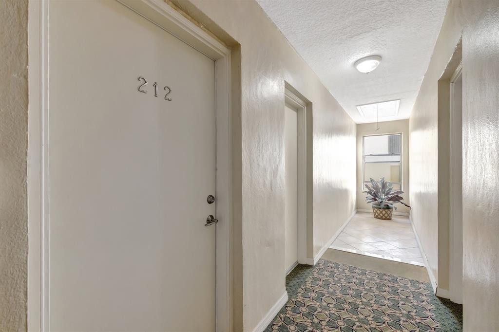 2400 NE 33rd Avenue, Unit 212, Fort Lauderdale, FL 33305 Photo