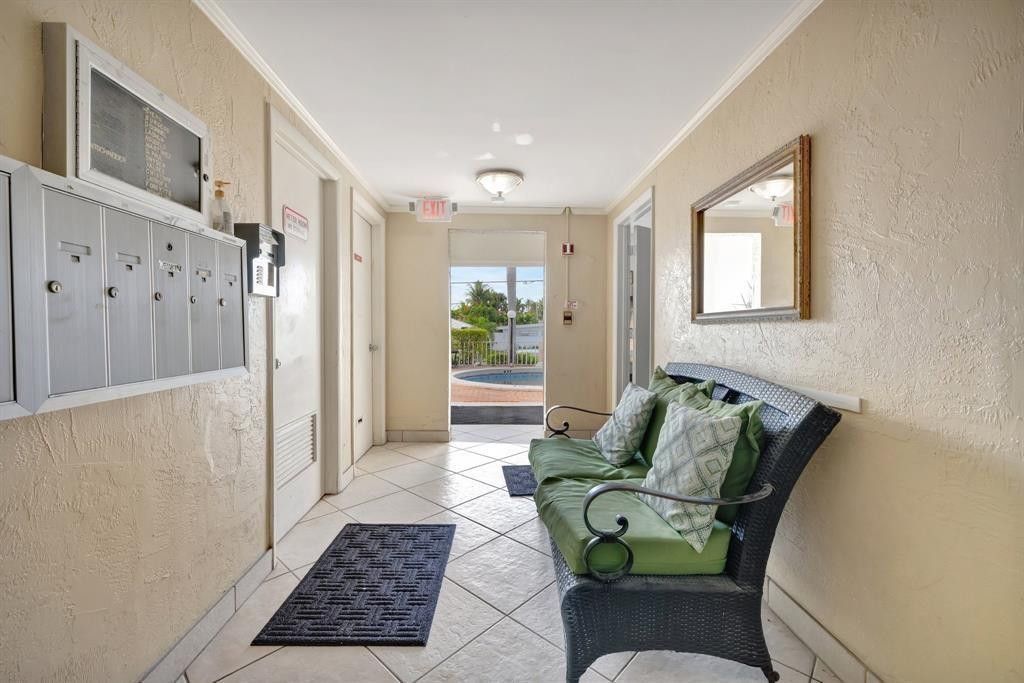 2400 NE 33rd Avenue, Unit 212, Fort Lauderdale, FL 33305 Photo