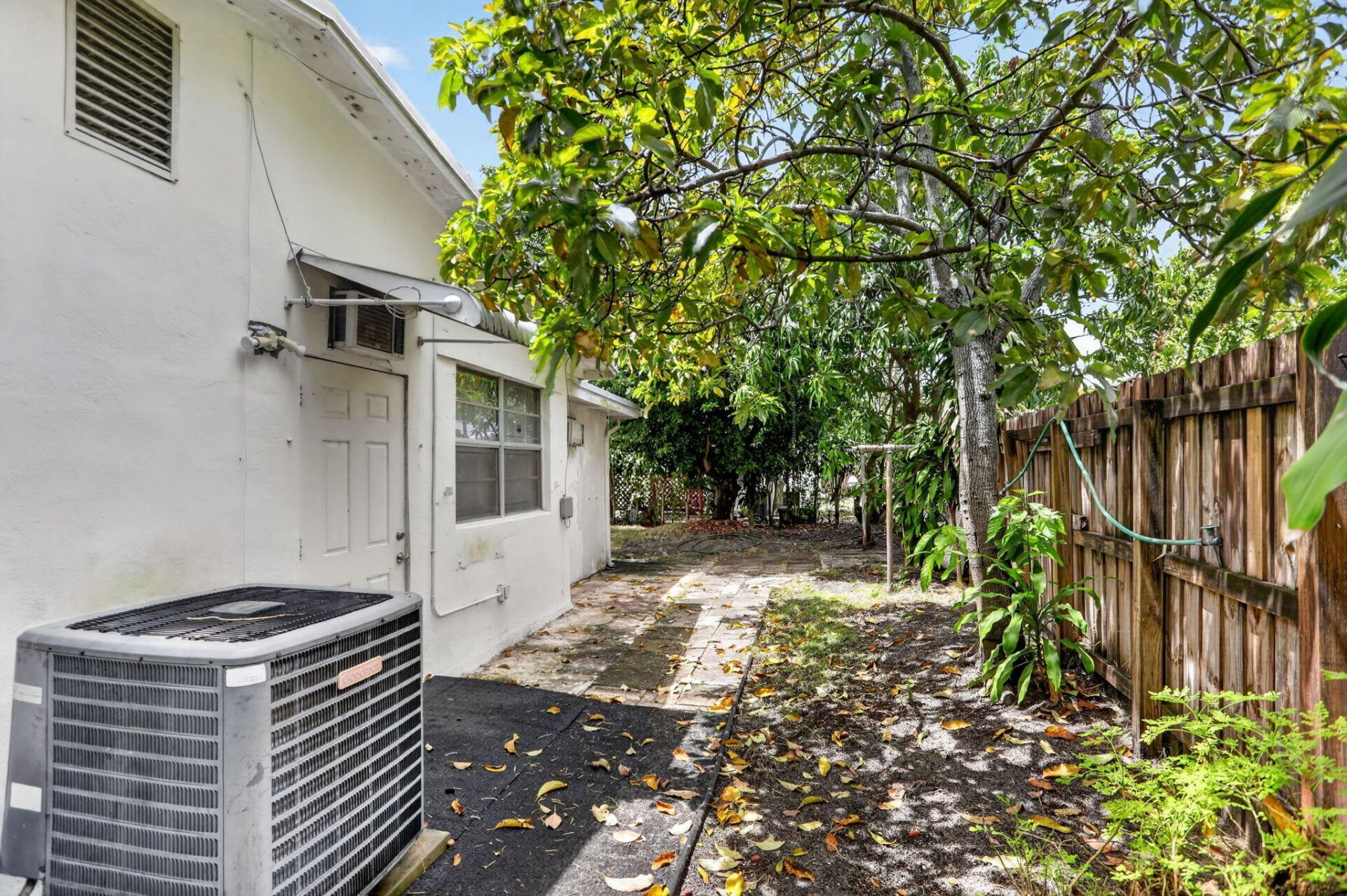 2411 NE 10th Terrace, Pompano Beach, FL 33064 Photo