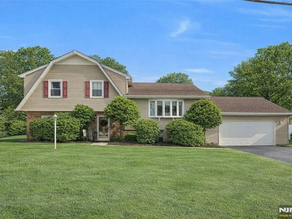 236 Oak Avenue, RIVER VALE, NJ 07675